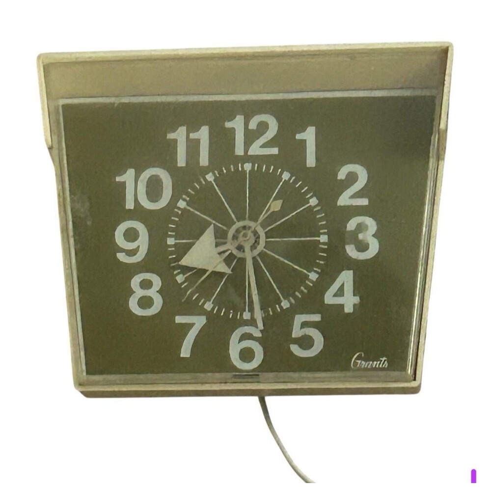 Vintage Grants Electric Wall Clock MCM Atomic Plug In Retro 60s 70s